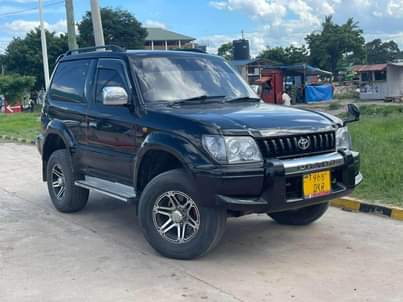 A picture of Toyota prado Tx DKR
