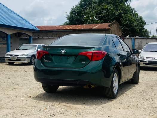 A picture of UNREGISTERED An Extremely Clean Used Toyota Corolla 2015 Model With