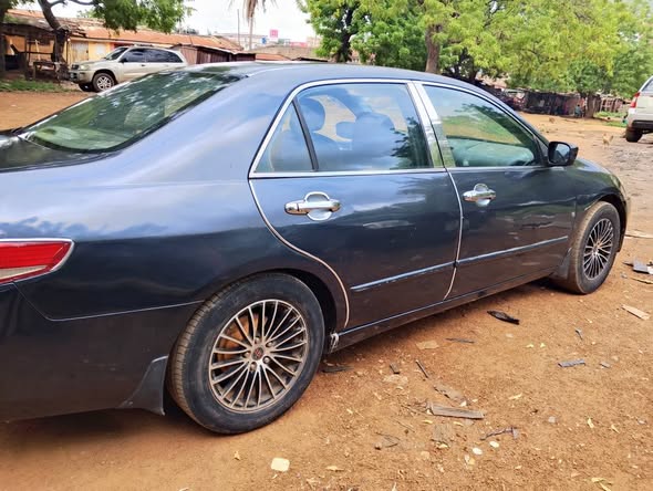 A picture of Honda Accord 2003