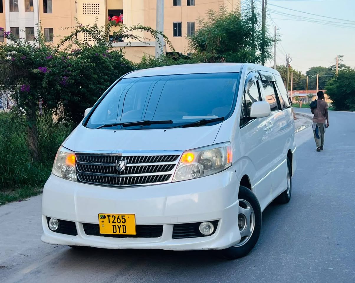 A picture of Toyota Alphard Price Bei 13 5mil 2AZ Cc 2360 Full