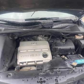 A picture of Lexus RX330