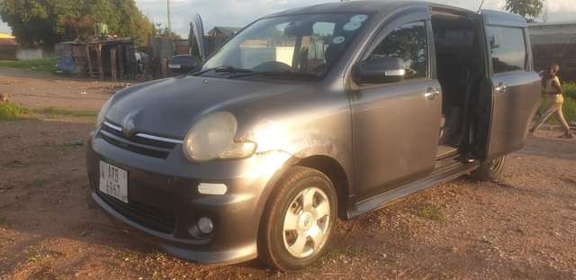 toyota sienta