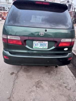 A picture of Registered Toyota Previa 2004 Green