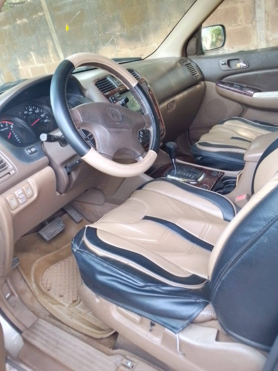 A picture of Acura MDX
