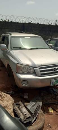 A picture of Toyota Highlander 03