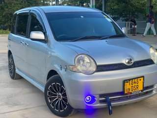 toyota sienta