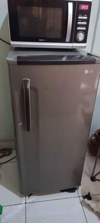 A picture of Lg fridge and freezer