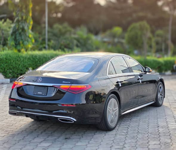 A picture of Foreign used 2022 Mercedes Benz S580 in pristine condition
