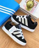 A picture of Sneakers 