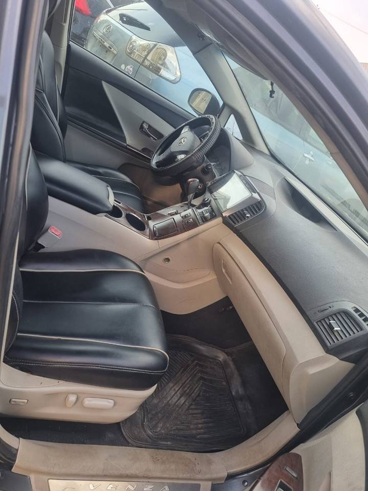 A picture of Registerd 2010 toyota venza in ilorin