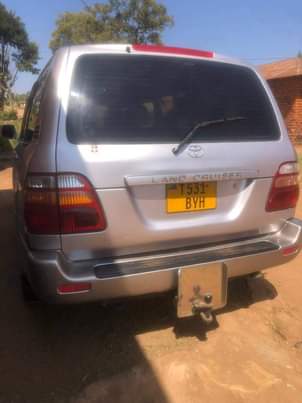 A picture of LAND CRUISER V6