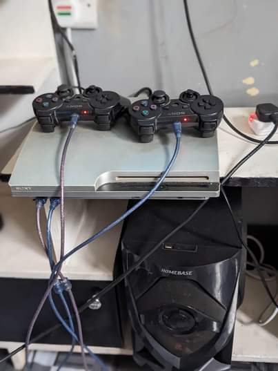 A picture of pes 3 slim padi mbili ina game 9 bei 230k
