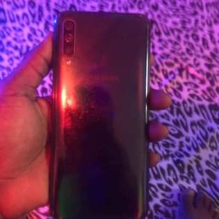 A picture of SAMSUNG A 52 gb 128 ram 6 battery 5000mah VERY