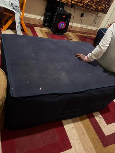 A picture of Old 7 seater