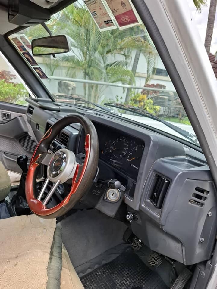 A picture of Nissan kipisi Gia manyu Injin TD42 diesel Full ac Full