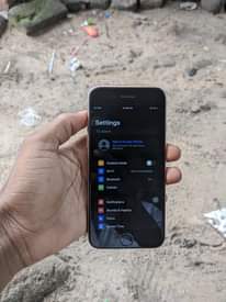 A picture of IPhone SE