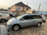 A picture of Toyota sienna