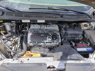 A picture of Toyota Sienna 2005 Toks standard