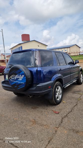 A picture of HONDA CRV 2000 MODEL