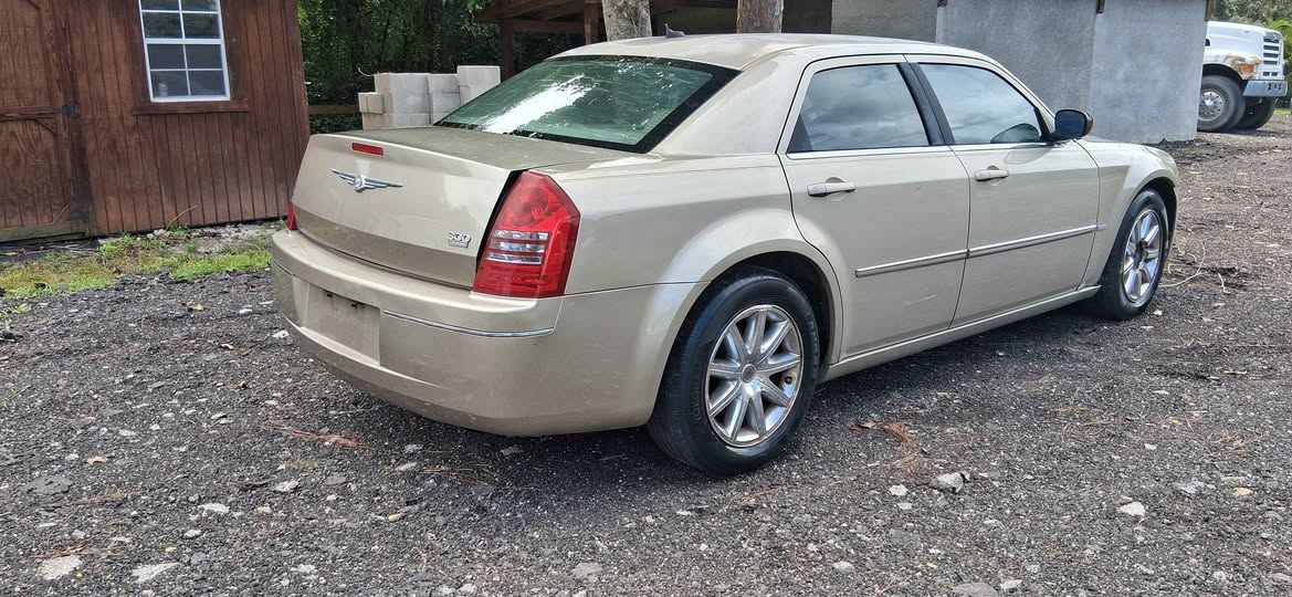 A picture of 2008 Chrysler 300