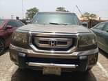 A picture of Honda pilot