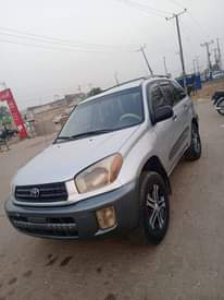 A picture of 2004 Toyota RAV4 Rav4 Jeep