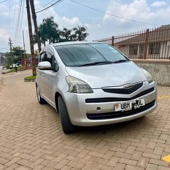 A picture of Toyota Ractis...2010...0780260939