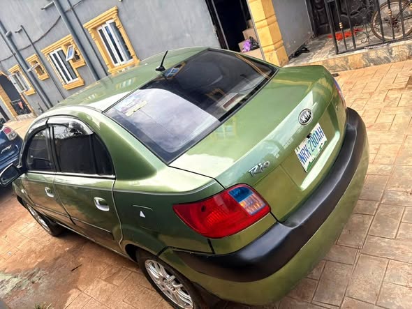 A picture of 2008 Kia rio