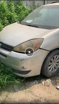 A picture of 2005 Toyota sienna 2007