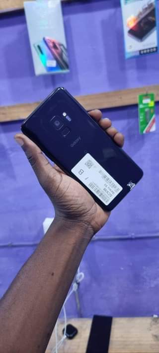 A picture of SAMSUNG S9 PLAIN