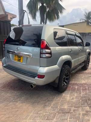 A picture of TOYOTA PLADO 120