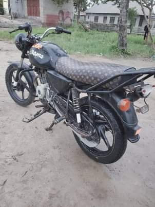 A picture of BOXER CC 150 USAJILI MC BTD unawasha nakuondoka jiko haliitaji