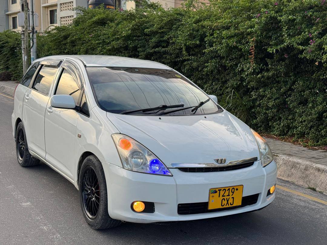 A picture of TOYOTA WISHI BEI 6.8ML 0765 043 906