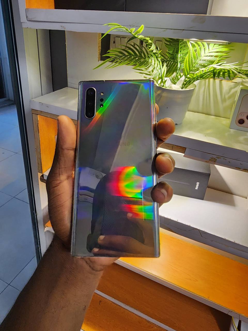 A picture of SAMSUNG NOTE 10 PLUS 5G