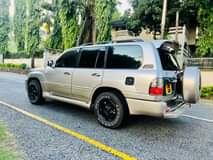 A picture of TOYOTA LANDCRUSER