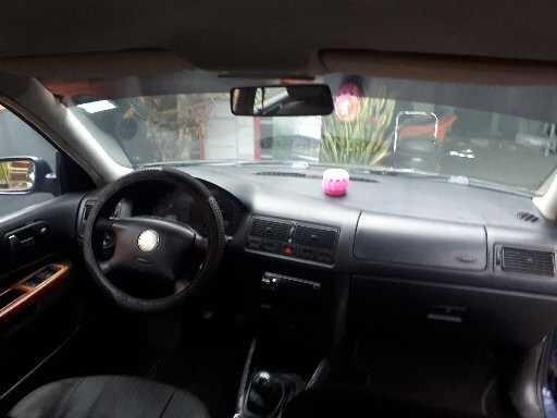 A picture of 2010 Volkswagen golf