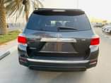 A picture of TOYOTA KLUGER 2012