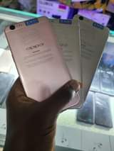 A picture of OppoA57 and 83