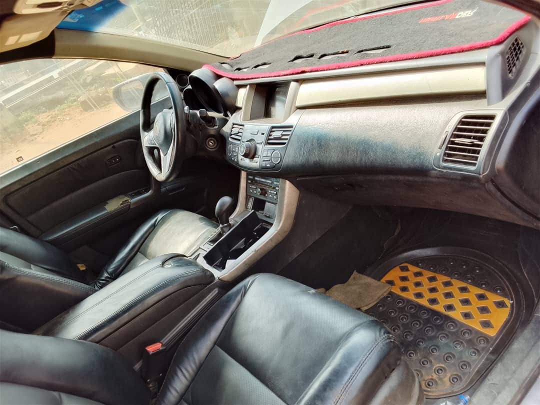 A picture of ACURA MDX 2010 MODEL Engine Gear Sharp AC needs Gas