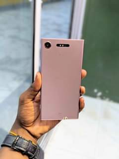 A picture of Sony Xz1 iyo ni 64gb ram 4