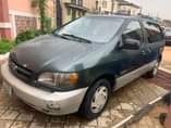 A picture of Used Toyota Sienna 2000 model