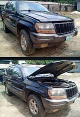 A picture of 2001 Model Grand Cherokee AC is cooling Engine silent Gearbox