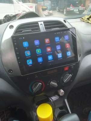 A picture of Android screen reverse camera and all sound system in cars