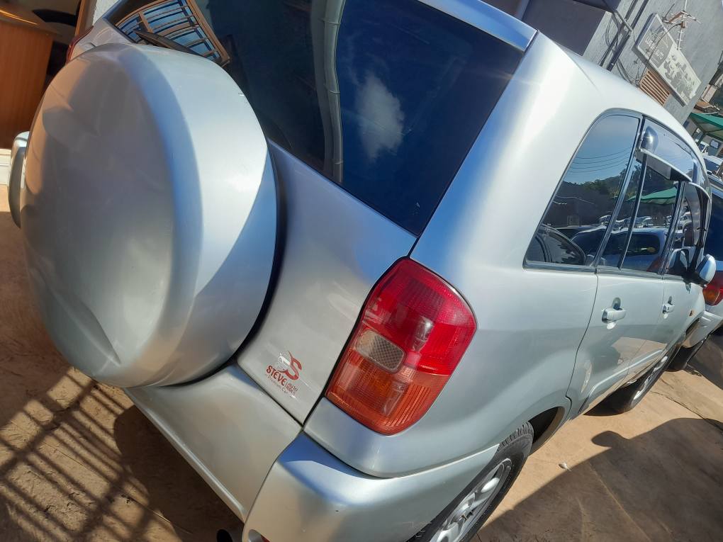 A picture of Toyota Rav4 1.8Cc Vvti 25M UGX