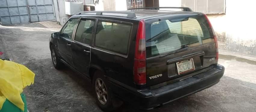 A picture of VOLVO WAGON FOR SALE ENGINE AND GEAR IS OK... LOCATION