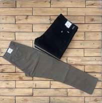 A picture of TSH 25 000 Size 30 40 Piga Whatsapp 255719748942 Kariakoo