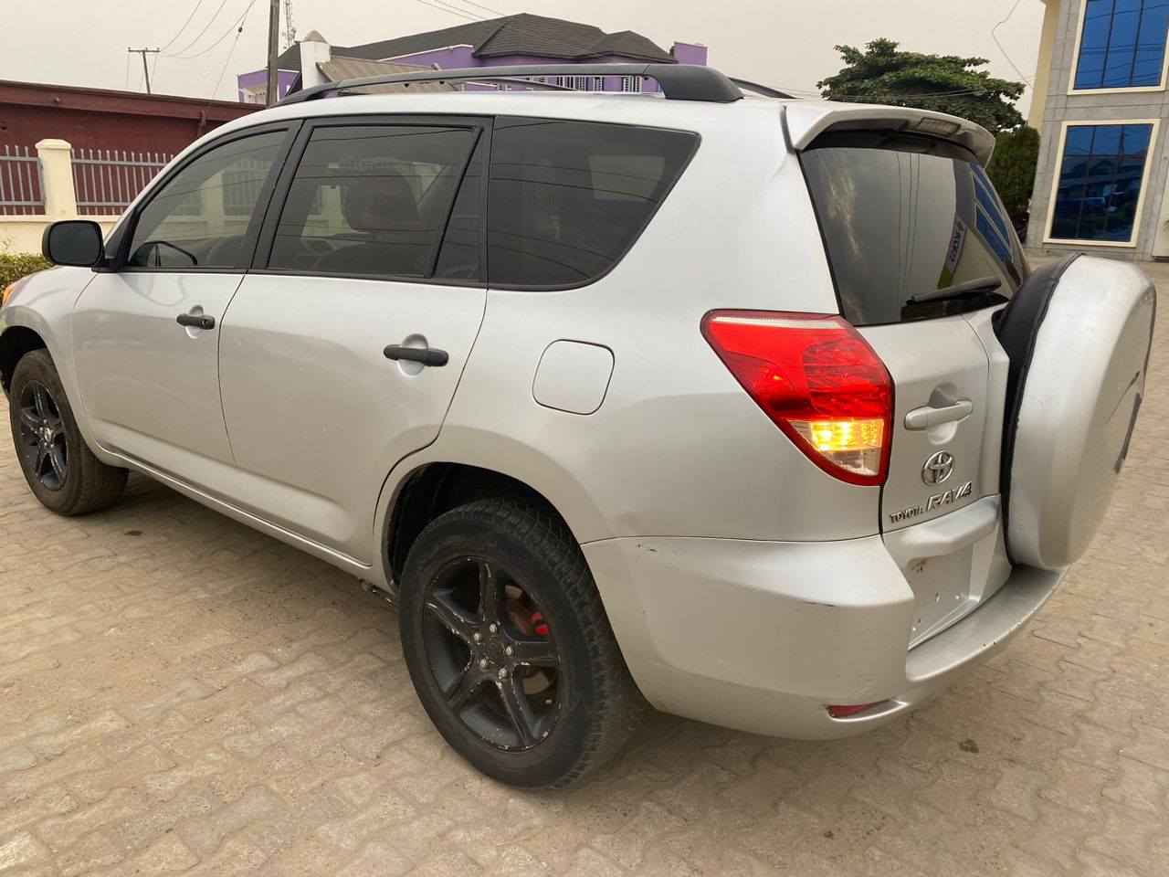 A picture of Toyota RAV4 2009 model
