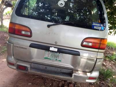 A picture of 2001 Nissan Minevan