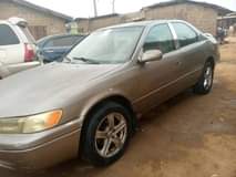 A picture of Toyota Camry 2000