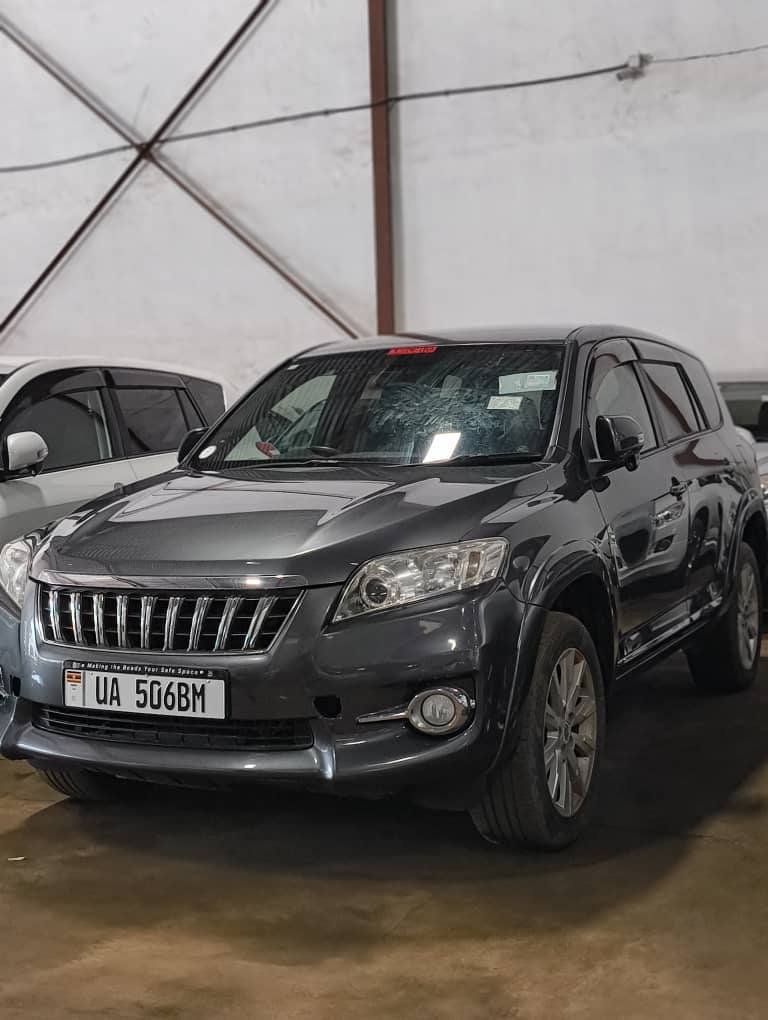 A picture of TOYOTA VANGUARD2011 MODEL7 SEATER